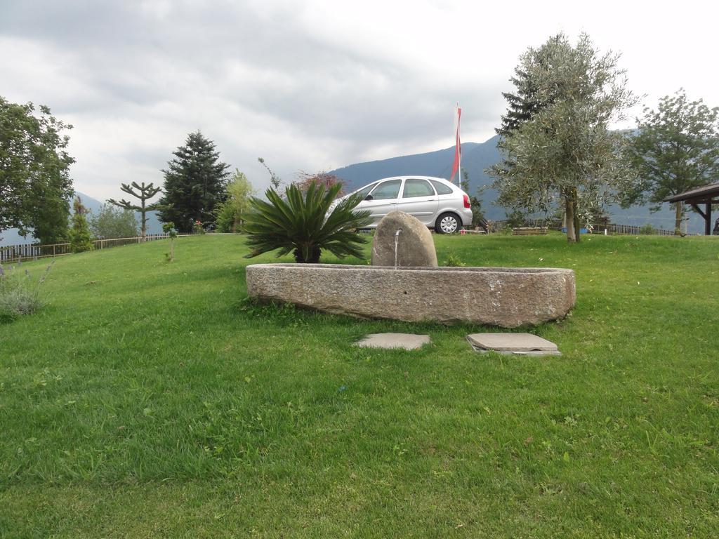 Hotel Garni Schneeburghof Tirolo Esterno foto