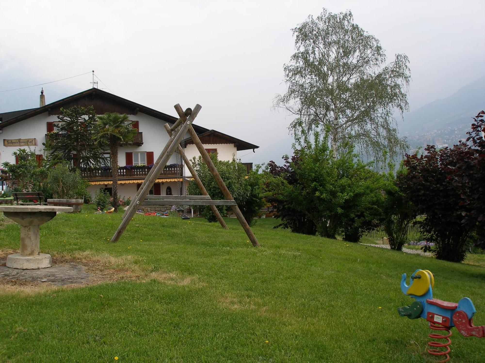 Hotel Garni Schneeburghof Tirolo Esterno foto