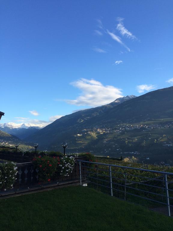 Hotel Garni Schneeburghof Tirolo Esterno foto