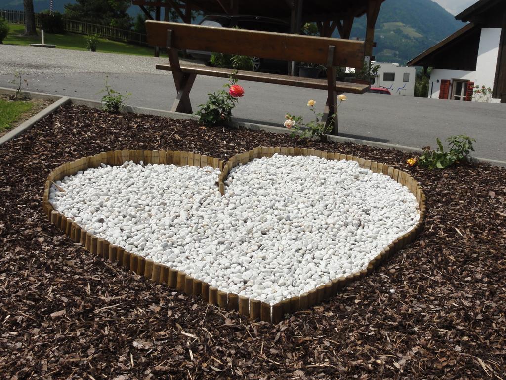 Hotel Garni Schneeburghof Tirolo Esterno foto