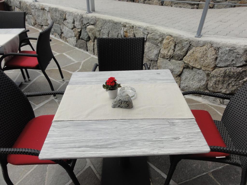 Hotel Garni Schneeburghof Tirolo Esterno foto