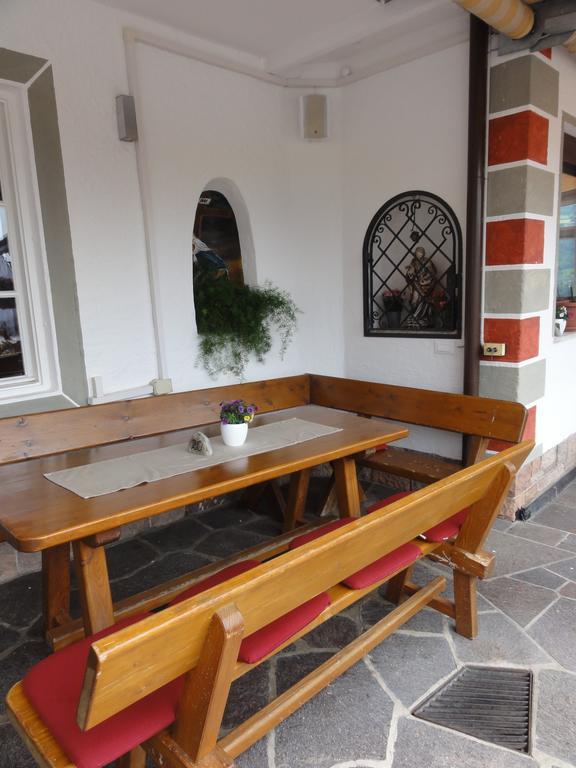 Hotel Garni Schneeburghof Tirolo Esterno foto