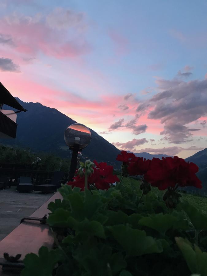 Hotel Garni Schneeburghof Tirolo Esterno foto